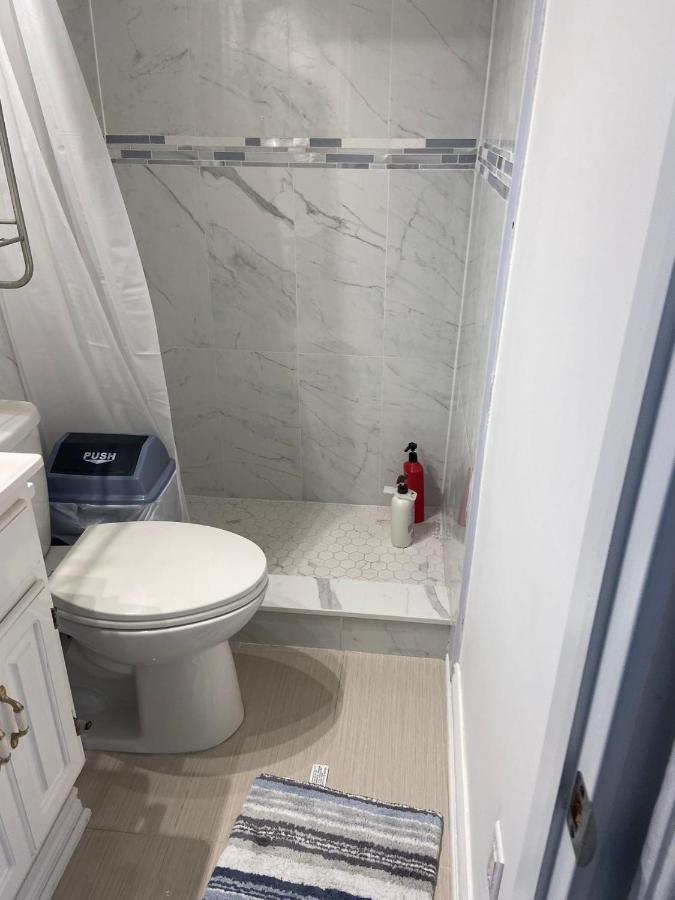 Budget Quad Room With En Suite Bathroom 36B Toronto Exterior foto